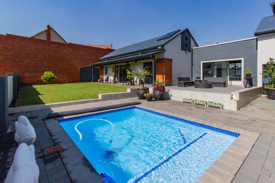 3 Bedroom Property for Sale in Landsmeer Residential Estate North West